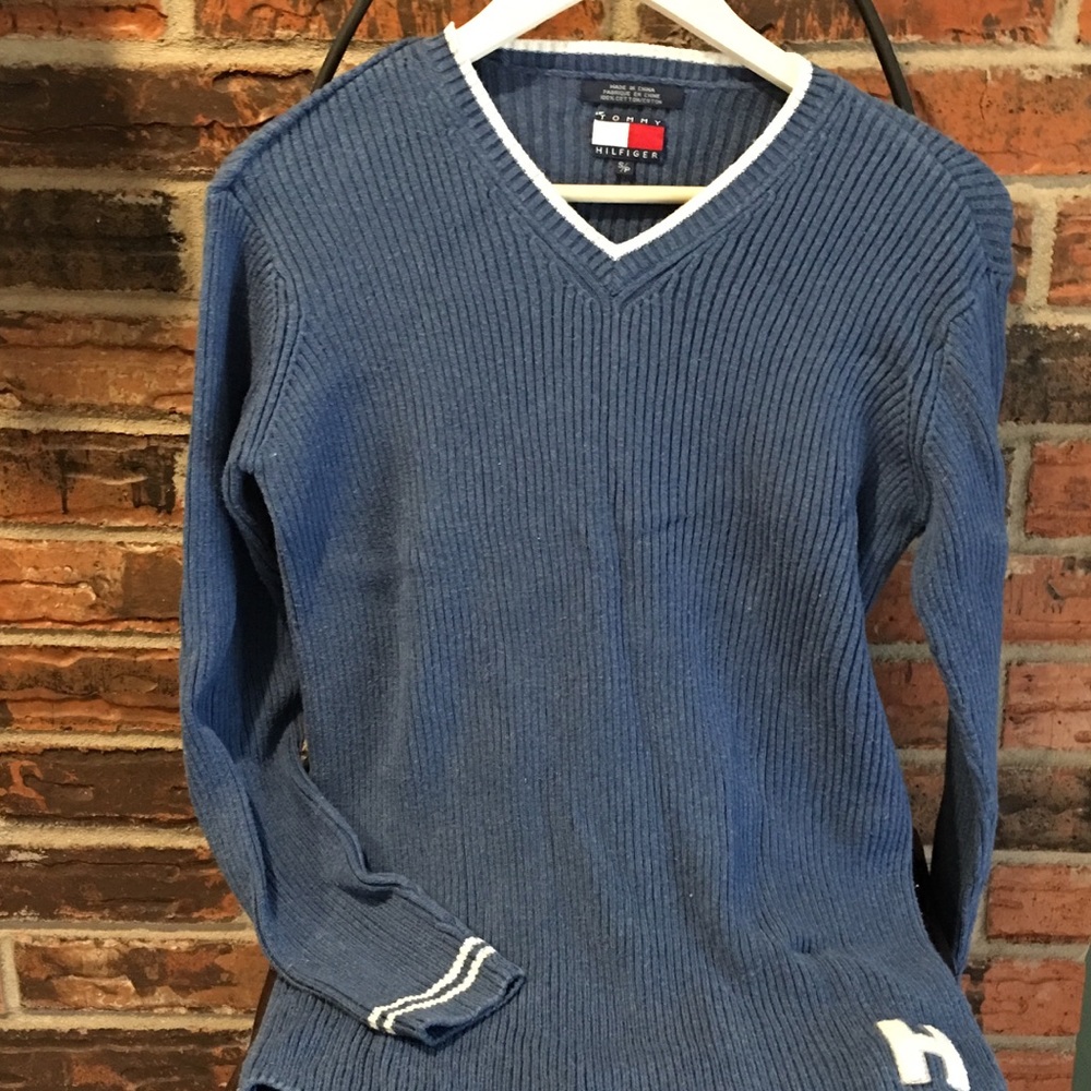 Tommy Hilfiger Women’s small sweater